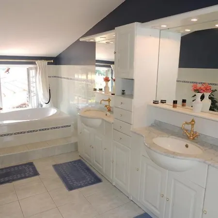 House Avec Piscine Vakantiehuis *