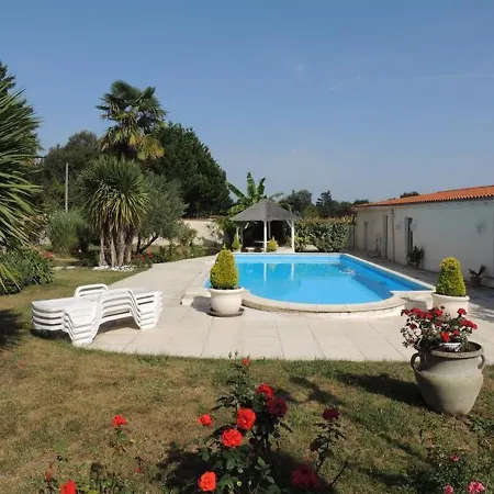 Vakantiehuis House Avec Piscine Saint-Romain-de-Benet